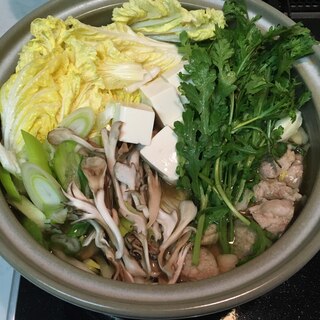 たっぷり野菜と鶏もも肉と肉団子de寄せ鍋